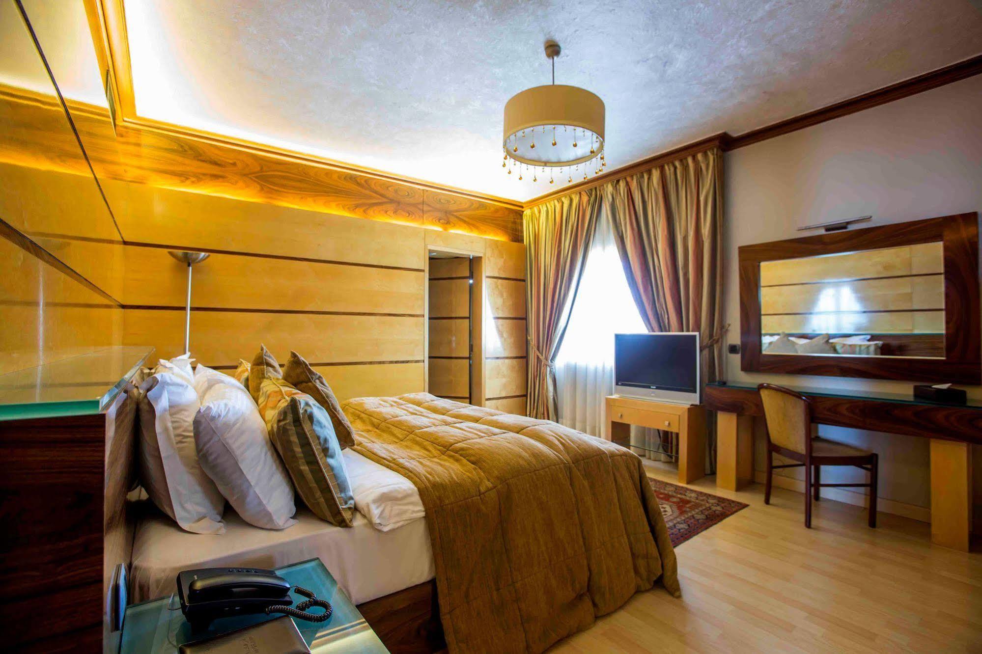 Lahoya Suites Bejrút Kültér fotó